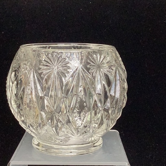 Vintage Avon Crystal Candle Holder or Candy Dish. Beautiful Crystal Details - Picture 1 of 4